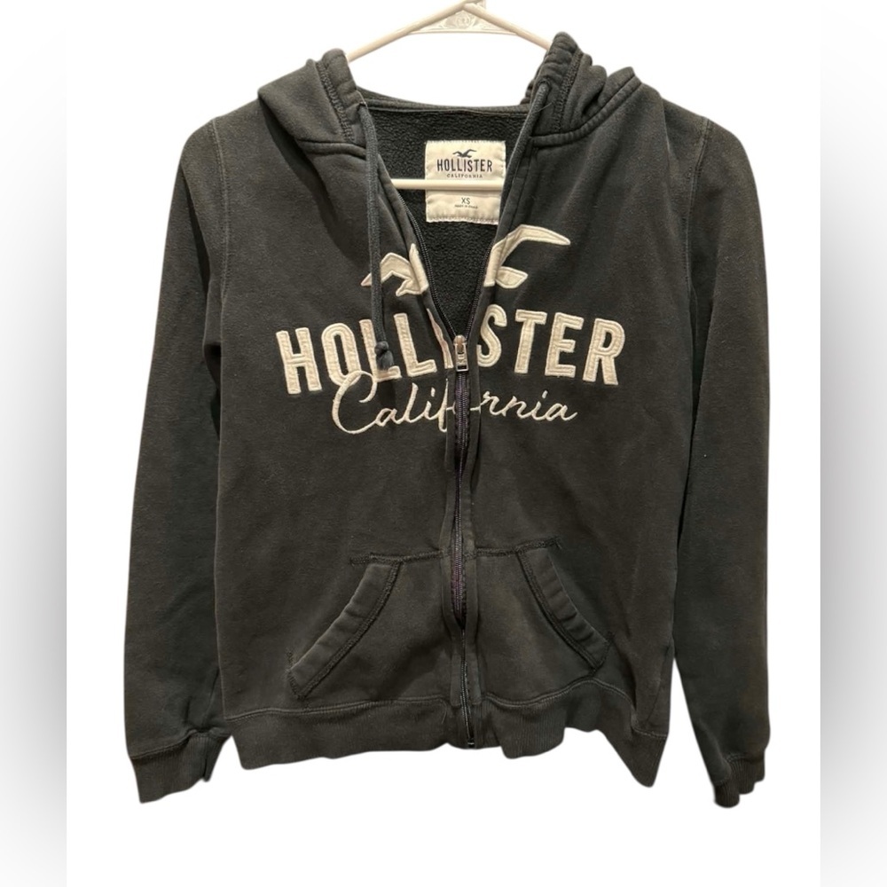 Hollister Black Hoodie with pockets XS